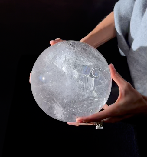 See Why This Crystal Was Selected as the ARQUIVISTAS Cover Image